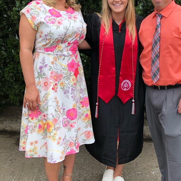 Gibson & Latimer Floral Dress - Picture 3 of 3